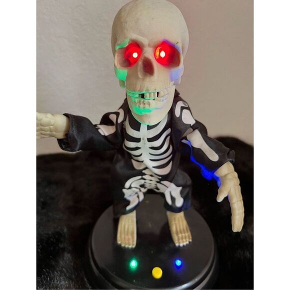 Gemmy Groovin Ghoul Dancing Skeleton Grave Raver Livin La...